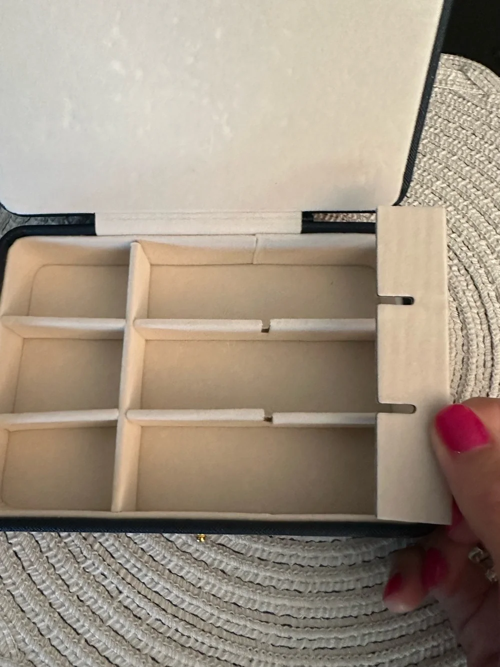 ⭐️NWOT⭐️ Navy Travel Jewelry Box with White Snap Strap